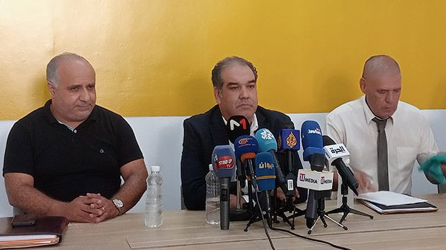 في ندوة صحفية:   "حملة العياشي زمال" تؤكد عدم انسحابه من سباق الرئاسية وتكشف تفاصيل إيقافه